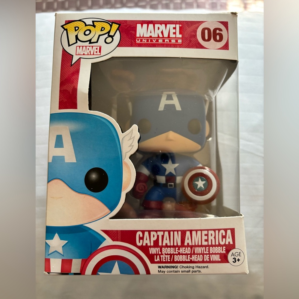Funko POP Marvel: Captain America  Action Figure - Captain America